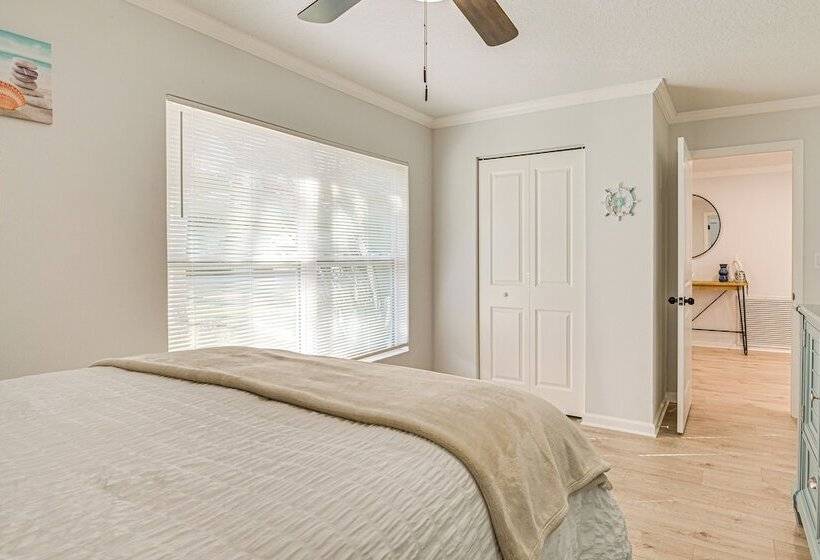 Spring Hill Home W/ Pool, Bbq Grill & Outdoor Tv!