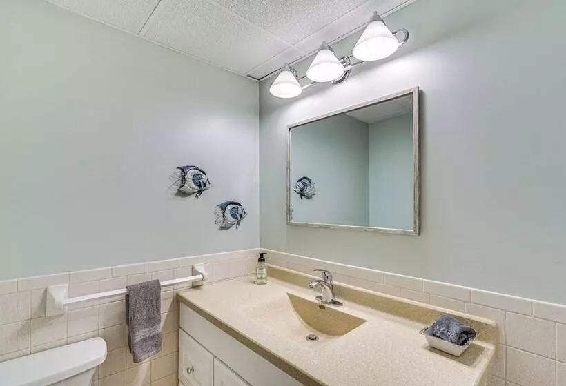 Private Dock & Deck: Waterfront Camdenton Home!