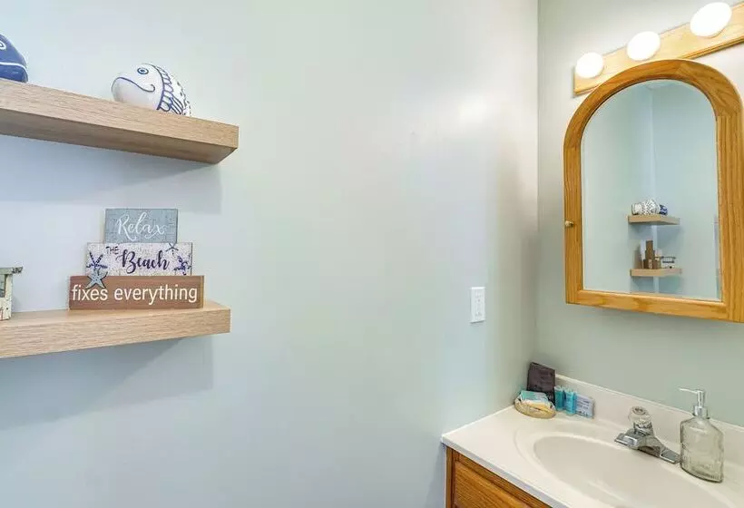 Private Dock & Deck: Waterfront Camdenton Home!