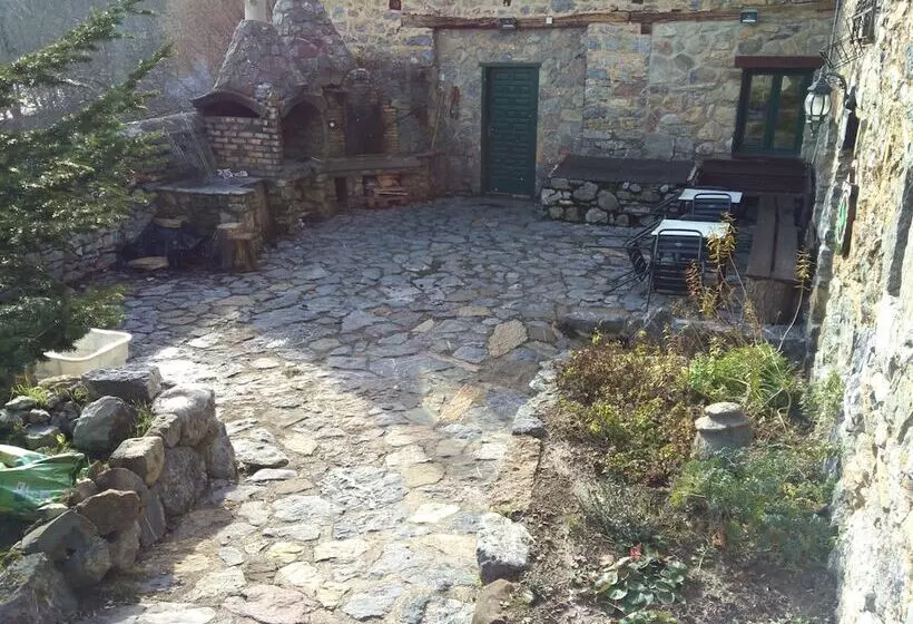 Albergue El Betato   Hostel