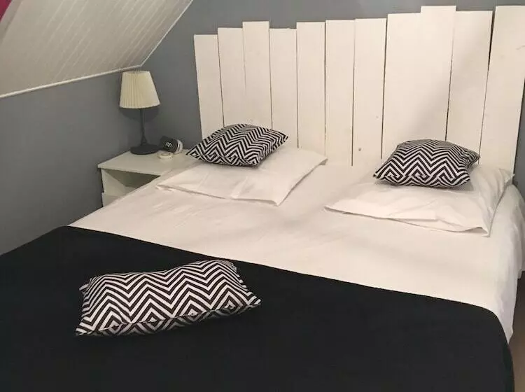 تختخواب و صبحانه Chez Marine