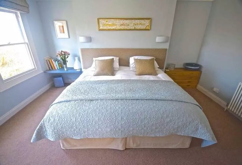 Aamiaismajoitus (B&B) The Art House Hove