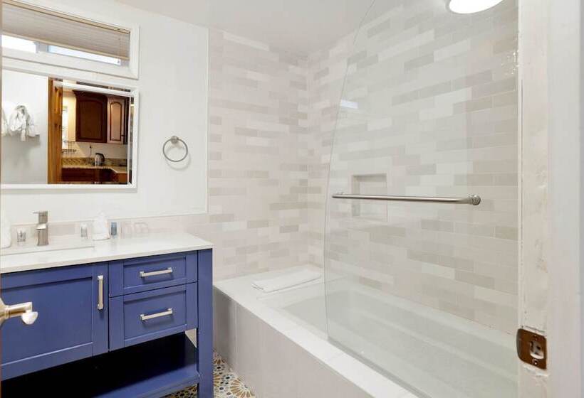 Brownie Family Retreat #2284