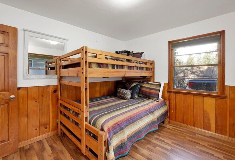 Brownie Family Retreat #2284