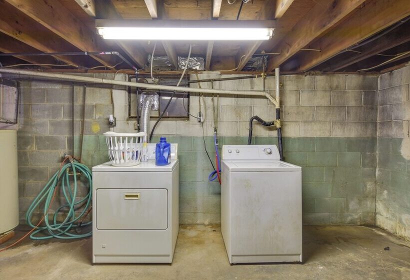 Cozy Dubois Home W/ Deck ~ 8 Mi To Treasure Lake!