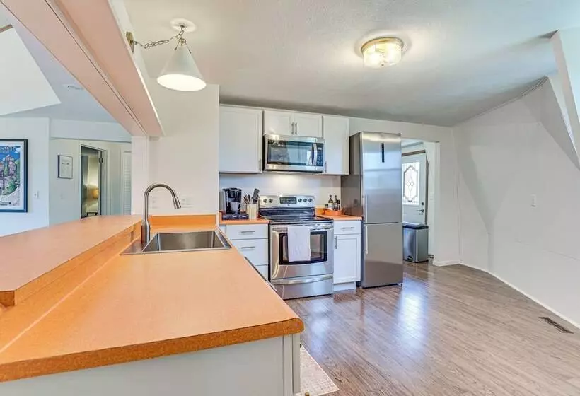 Geodesic Dome House: 18 Acres On Baraboo River!