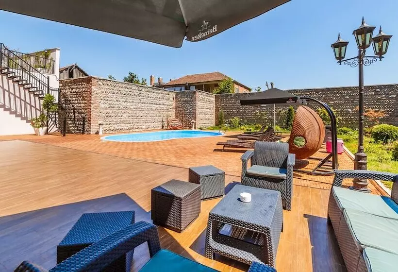 هتل Gino Wellness Mtskheta