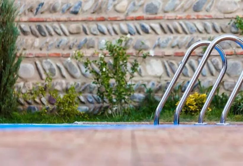 هتل Gino Wellness Mtskheta