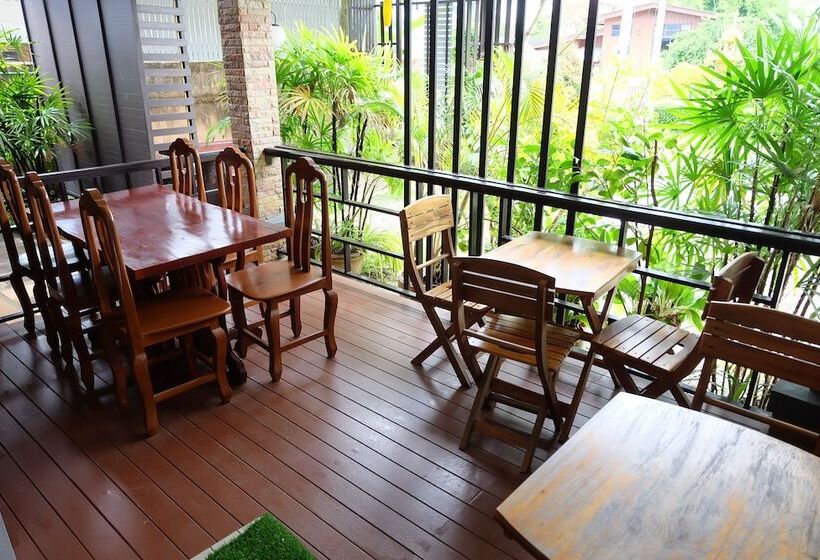 هتل K.s. Place Maechan