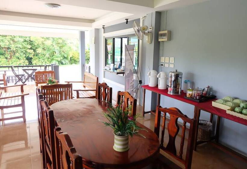 هتل K.s. Place Maechan