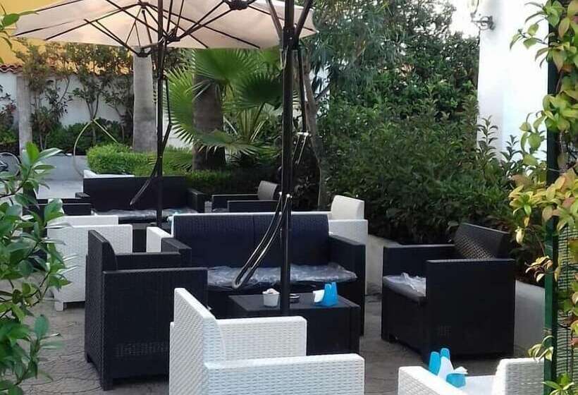 Otel Le Pinède Vistamare