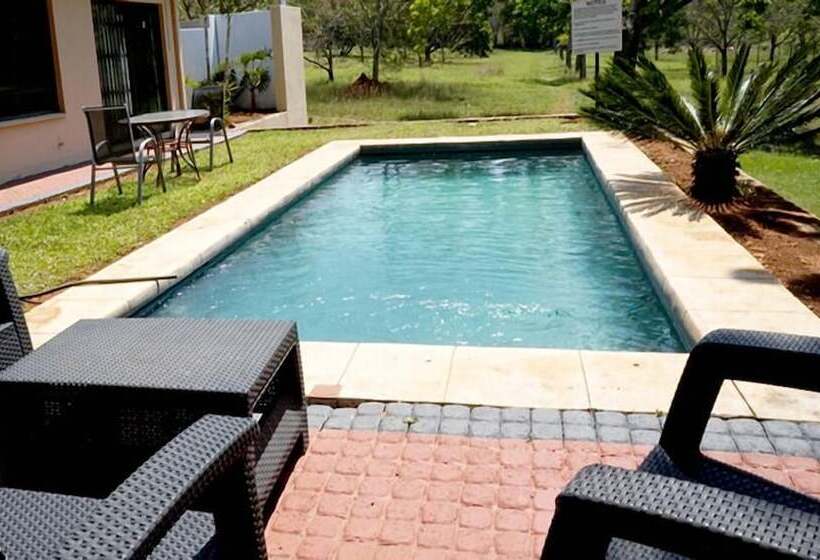 Отель Mbombela Holiday Resort & Spa