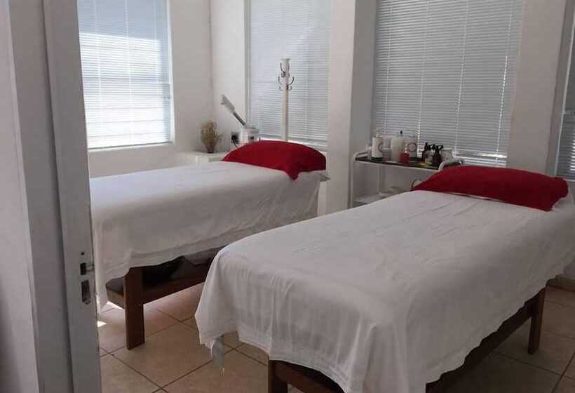 Отель Mbombela Holiday Resort & Spa