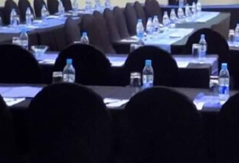 Отель Mbombela Holiday Resort & Spa