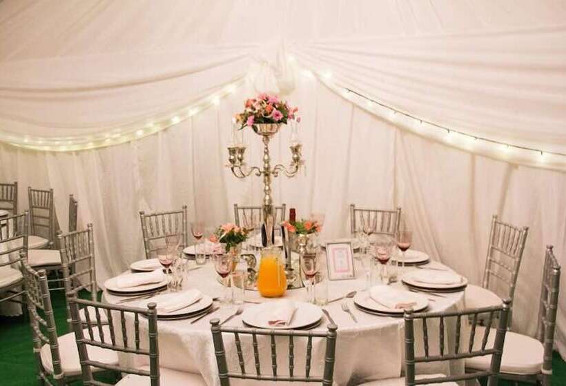 Отель Mbombela Holiday Resort & Spa