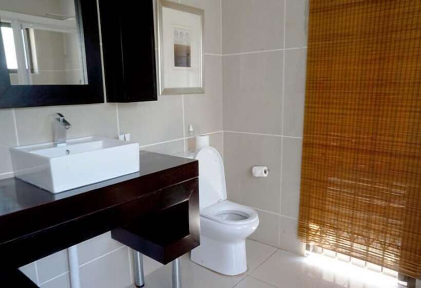 Отель Mbombela Holiday Resort & Spa