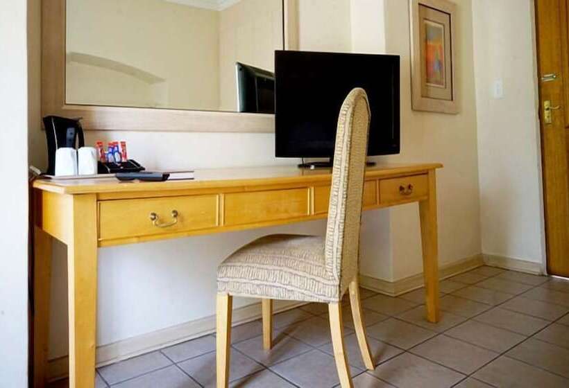 Отель Mbombela Holiday Resort & Spa