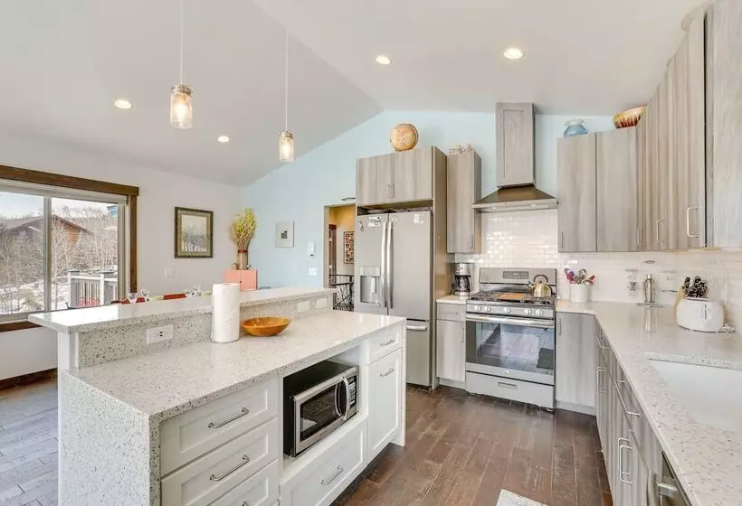Walk To Slopes: Home W/ Hot Tub In Keystone