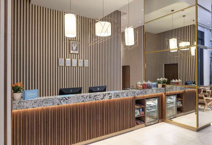 فندق Hampton By Hilton Kuwait Salmiya