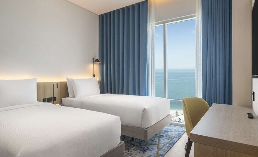 فندق Hampton By Hilton Kuwait Salmiya