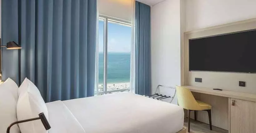 Hotelli Hampton By Hilton Kuwait Salmiya