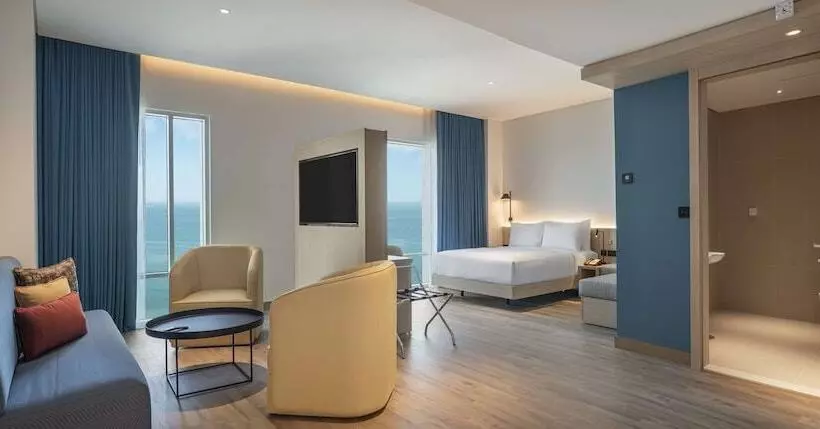 Hotelli Hampton By Hilton Kuwait Salmiya