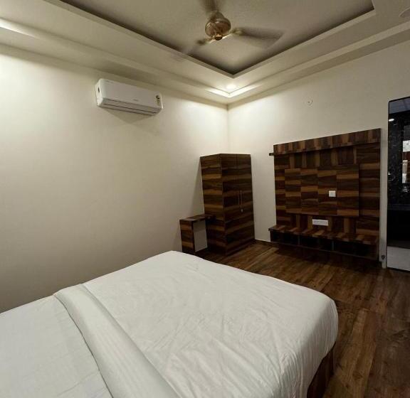 The Carnation Hotel & Resort