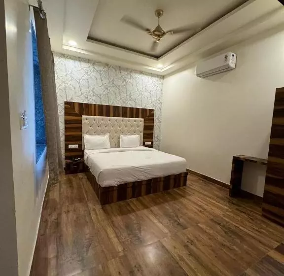 The Carnation Hotel & Resort