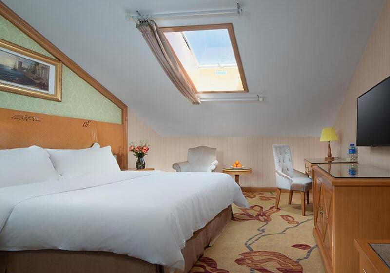 Vienna International Hotel Lijiang Yuxue Avenue