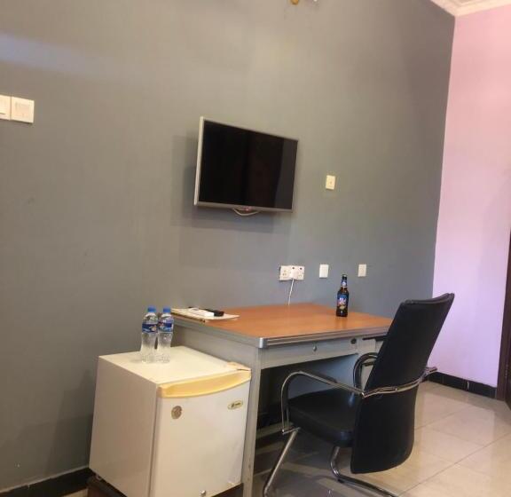 Отель Regal Naivera