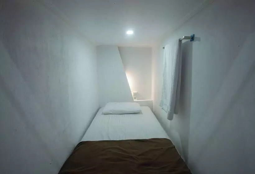 Lucky Hostel