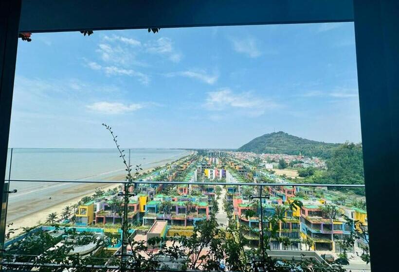 هتل Flamingos Ibiza Hải Tiến Tầng Cao Nhìn Trọn View Biển Hải Tiến