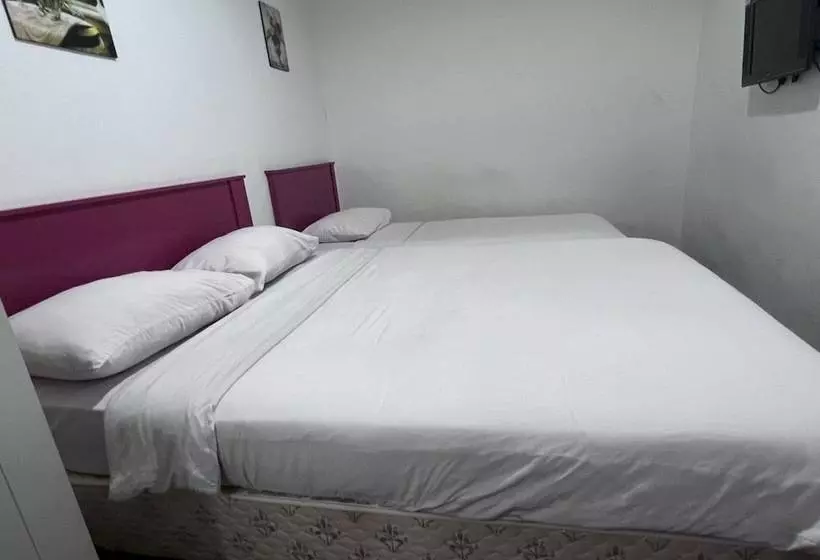 Hotelli Oyo 90999 Dg