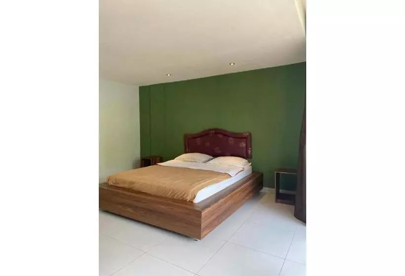 Hotelli Oyo 94010 Victoria Square