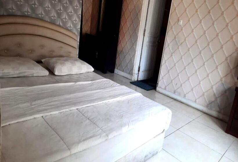 Hotel Oyo 94010 Victoria Square