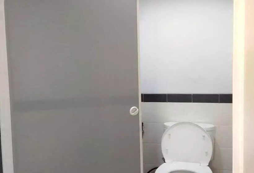 Hotelli Oyo 94010 Victoria Square