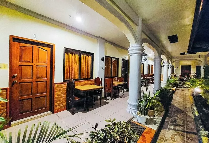 Retkeilymaja Mbg Travellers Inn Powered By Cocotel