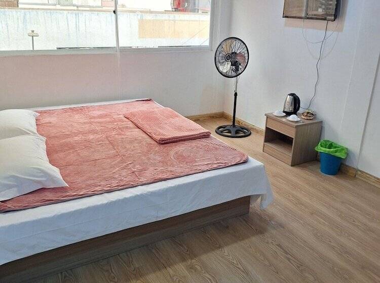 בית מלון כפרי Nlm