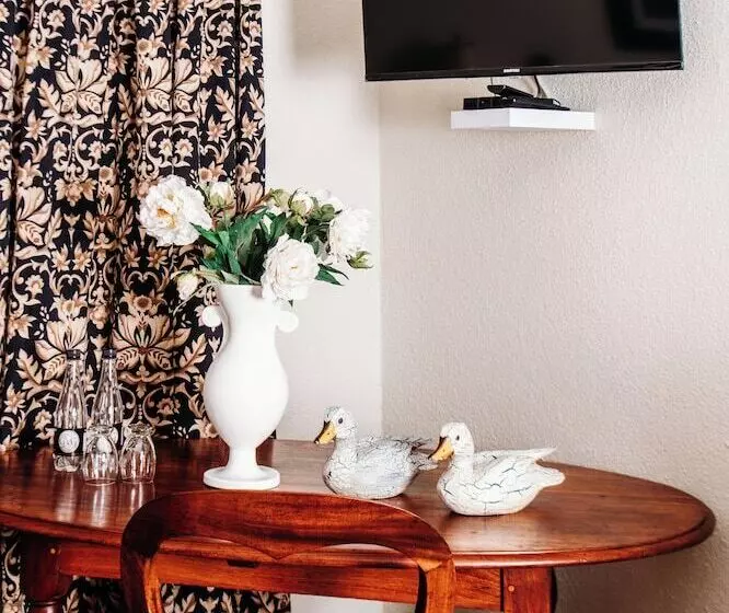 Majatalo Grace View Guest House