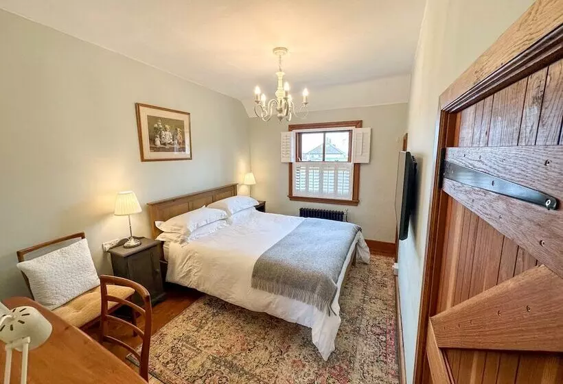 Majatalo The Globe House