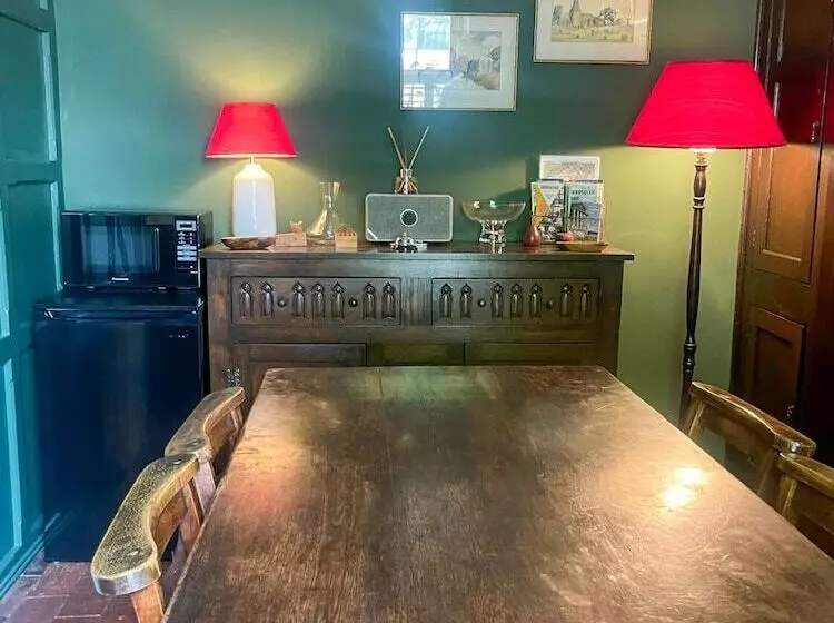 Majatalo The Globe House