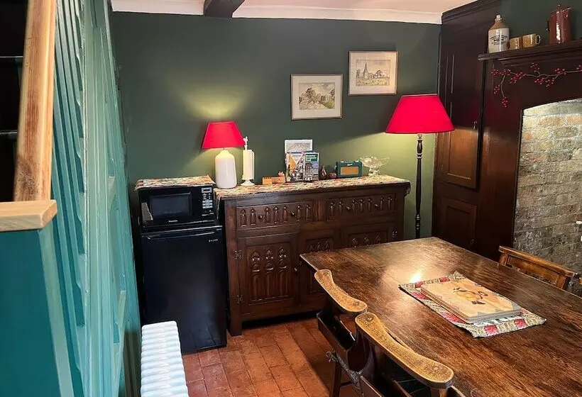 Majatalo The Globe House