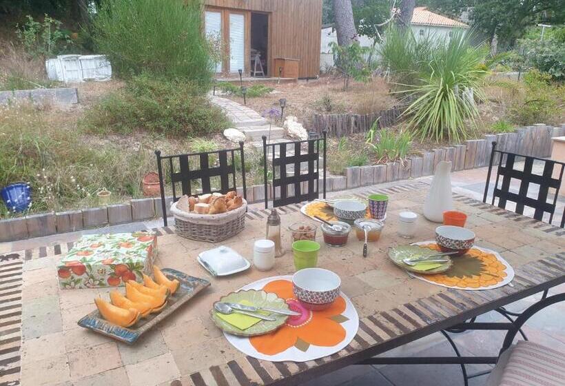 住宿加早餐  Chambre D Hôte La Maison Des Fées