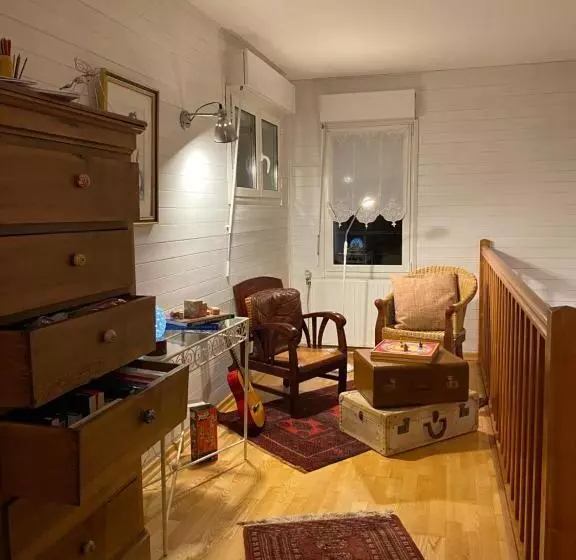 ベッドアンドブレックファースト Chambre D Hôte La Maison Des Fées