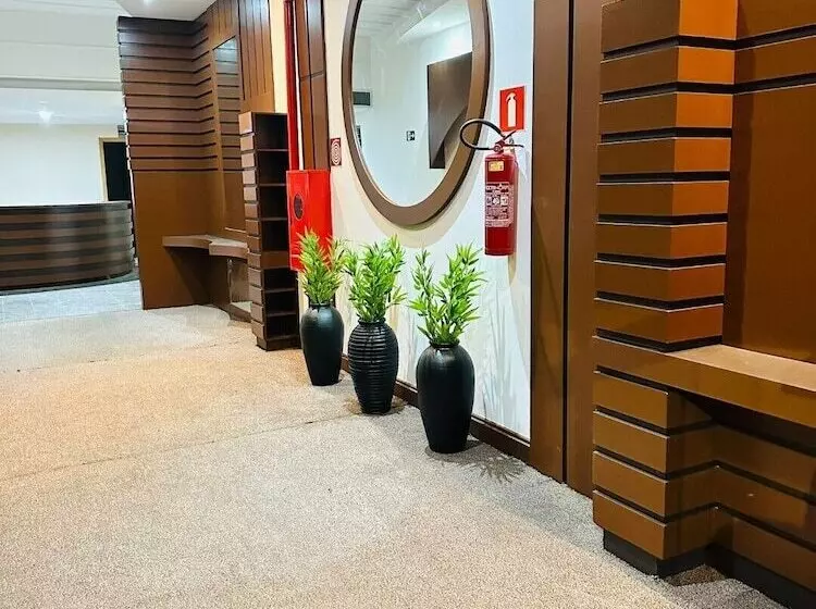 Hotelli Central Plaza Timóteo