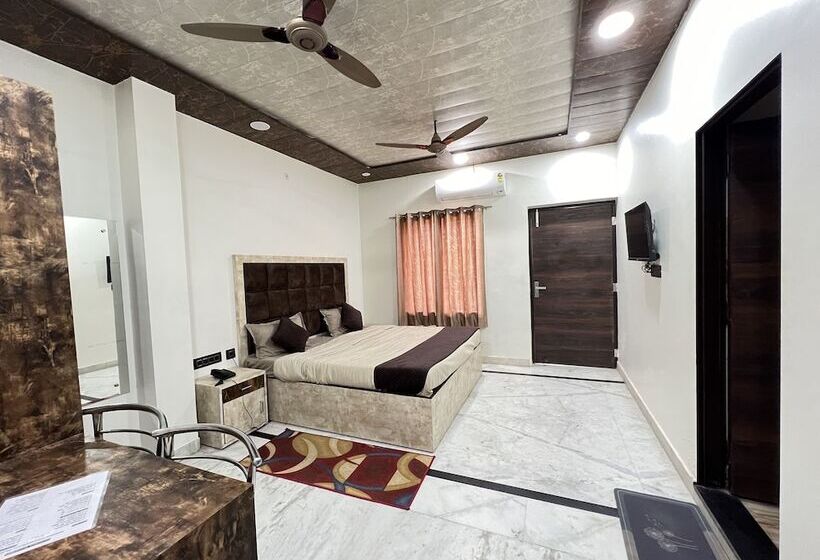 酒店 Govindam Royal Stay