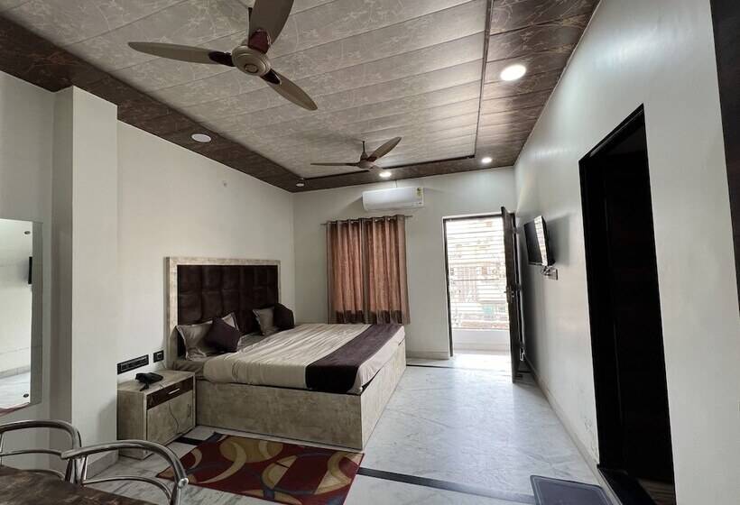 酒店 Govindam Royal Stay