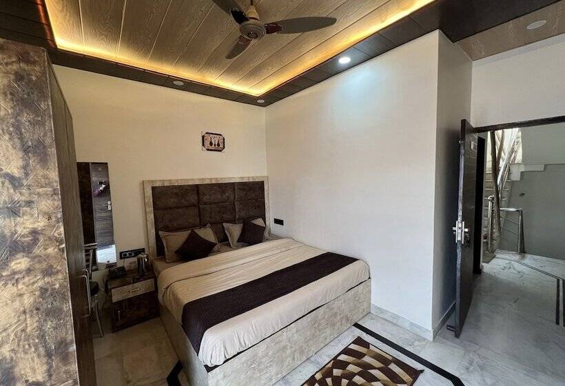 酒店 Govindam Royal Stay