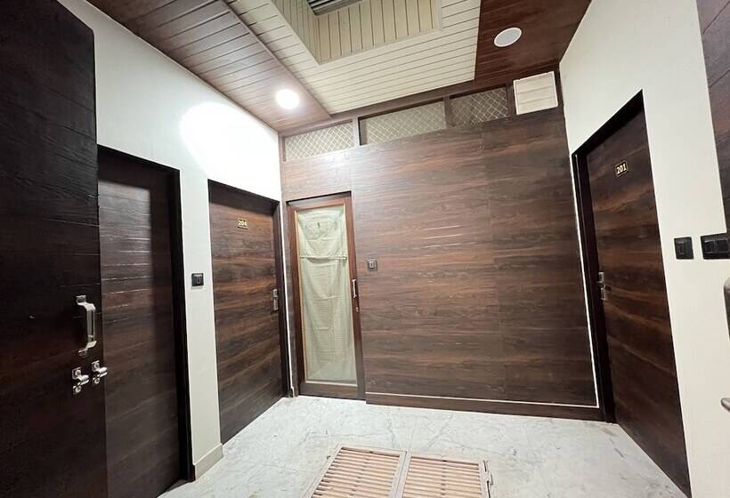 酒店 Govindam Royal Stay