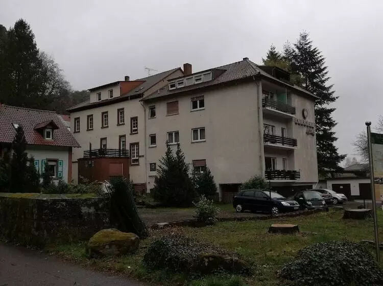 Hotelli Gästehaus Luise